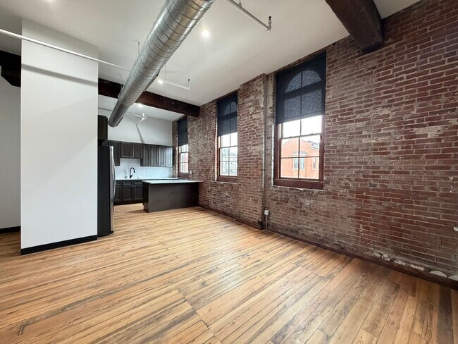 Building Photo - 2017 Chouteau Ave
