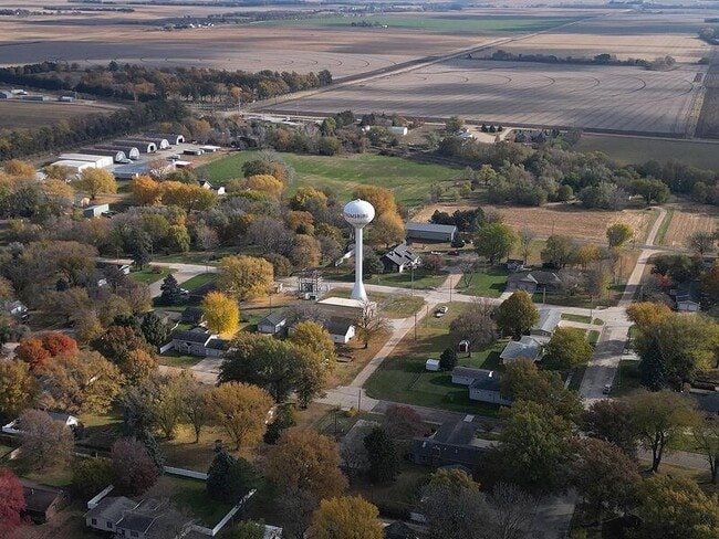 Building Photo - 405 E 5th St