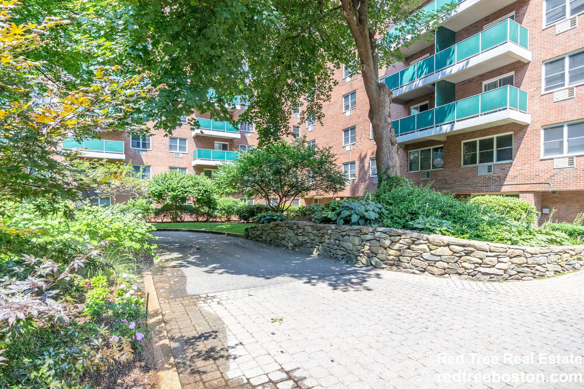 Building Photo - 175 Freeman St