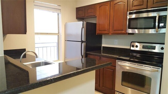 Building Photo - 6000-5 Shepherd Mountain Cove