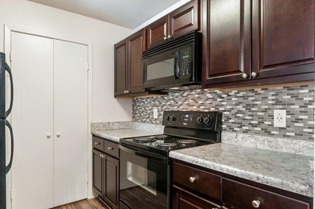 Building Photo - The Greens at Westgate Apartment Homes