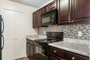 Building Photo - The Greens at Westgate Apartment Homes