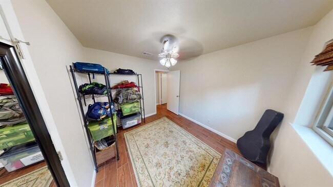 Building Photo - 9215 Hunters Trace E