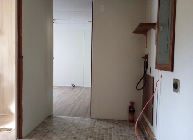 Building Photo - 2 Bedroom Mobile Home in Iva