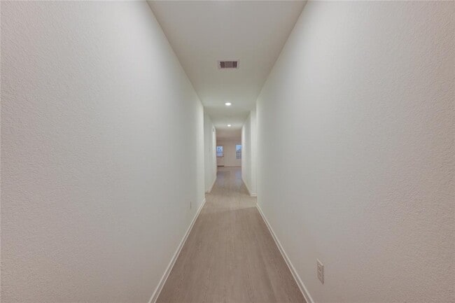 Building Photo - 1610 Birch Wood Dr