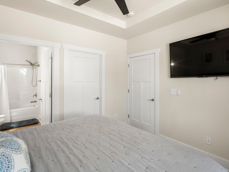 Building Photo - 84 Cardwell Ln