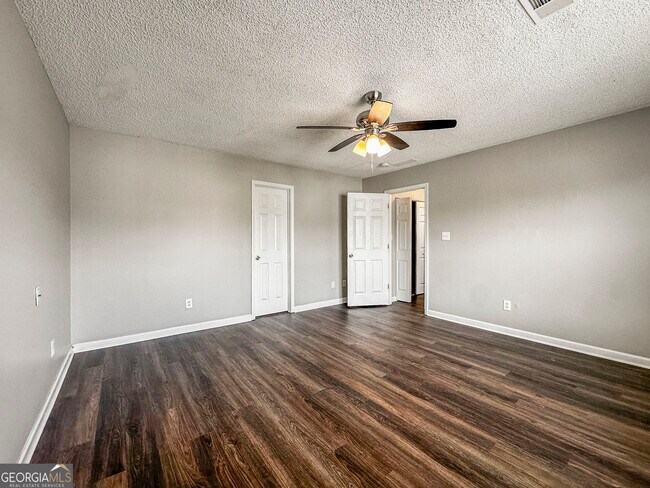 Building Photo - 255 Buffington Dr