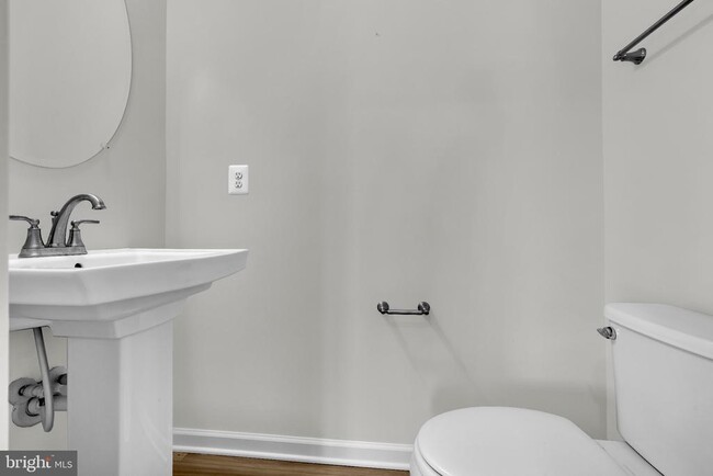 Building Photo - 1106 Overlook Wy