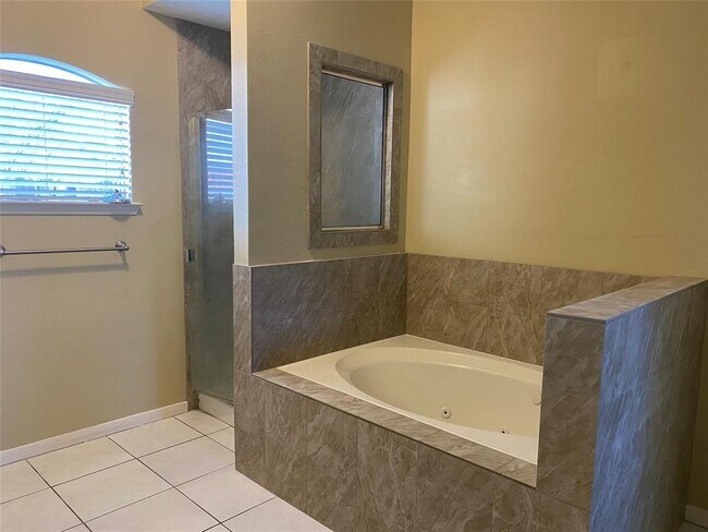 Building Photo - 15411 Tysor Park Ln