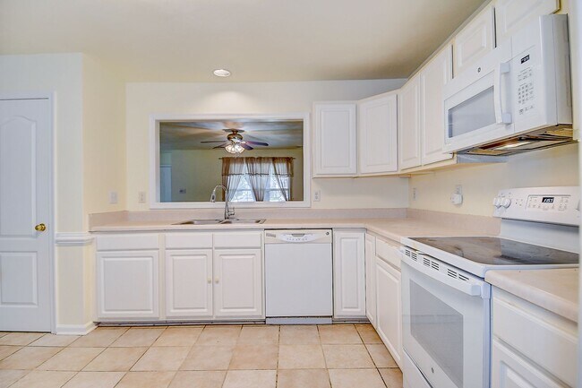 Building Photo - FOR RENT - Chesapeake in Bryant Farms / De...