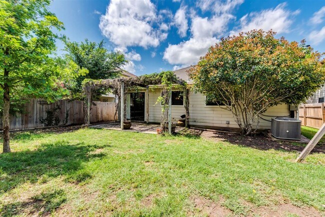 Building Photo - Beautiful Home in Southeast Austin – Pool ...