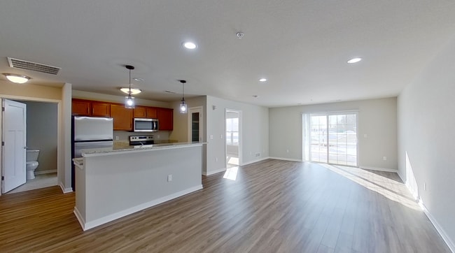 Building Photo - 1902 American Eagle Dr