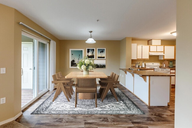 Willamette Park apartments — community photo - Willamette Park