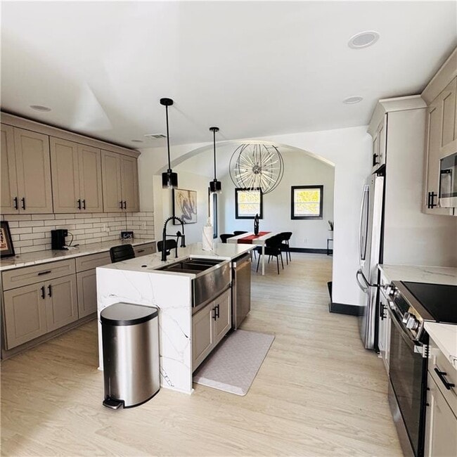 Building Photo - 2054 Fargo Pl SE