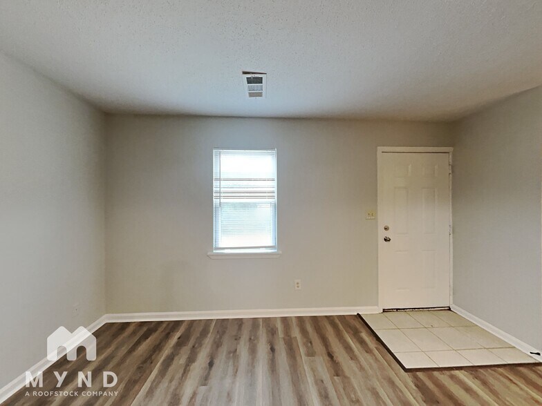 Building Photo - 1824 Whitehead Dr