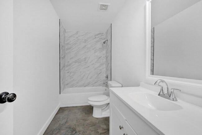 Building Photo - 1408 Kyle St