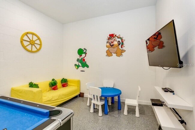 Building Photo - 1561 Flange Dr