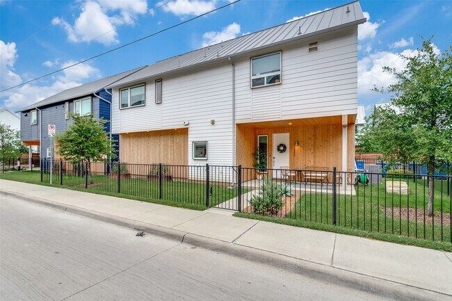 Building Photo - 1111 Barsotti Ct