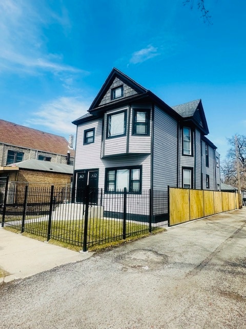 Building Photo - 1348 W 61st St