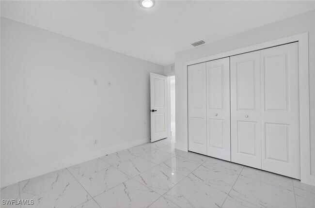 Building Photo - 366 Butler Ave S