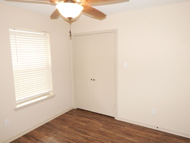 Building Photo - Whitehouse ISD - Beautiful 3 Bedroom, 2 Ba...