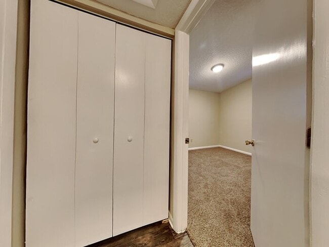 Building Photo - 7593 Sharbeth Dr S