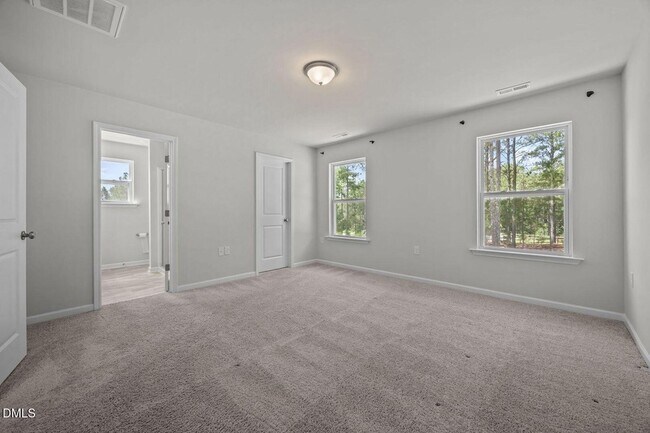 Building Photo - 200 Beacon Hl Rd