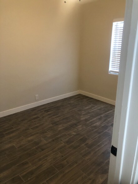 Building Photo - 1640 W Mulberry Dr