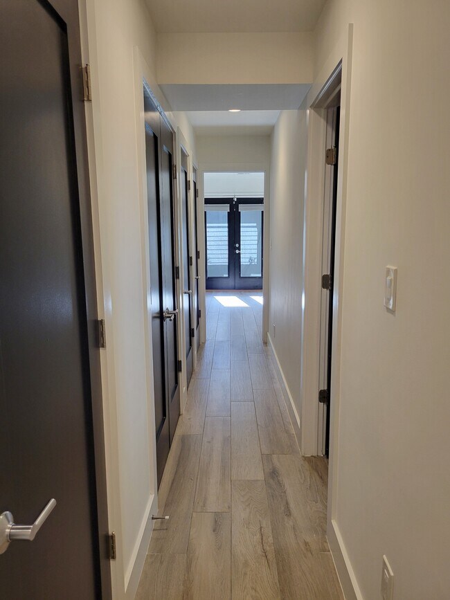 Building Photo - 724 Taylor St NW