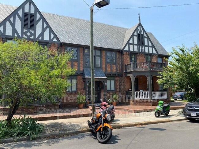 Primary Photo - 210 N Stafford Ave