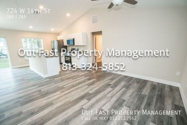 Building Photo - 724 W 14th St