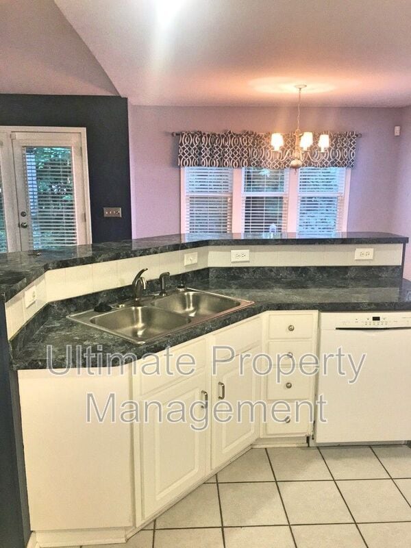 Building Photo - 105 Southern Magnolia Ct