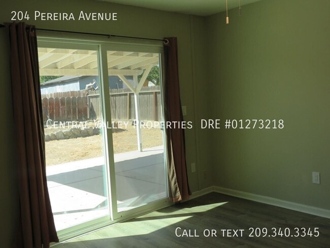 Building Photo - 204 Pereira Ave