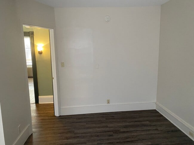 Building Photo - One Bedroom Apartment in Lancaster City