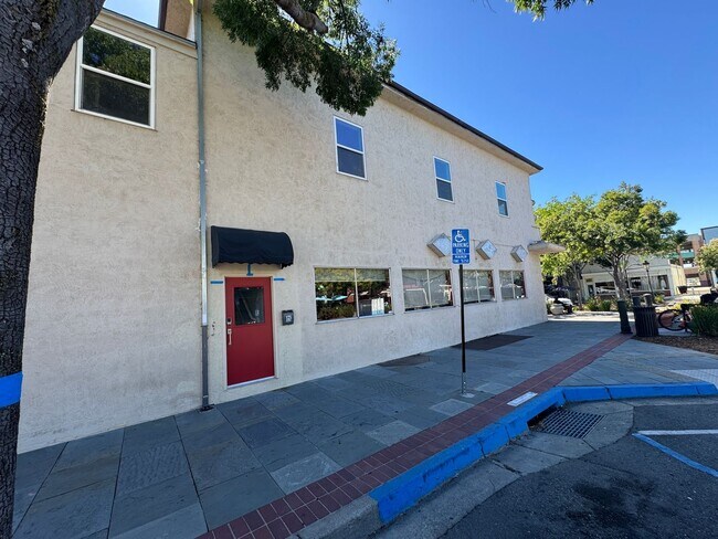 Building Photo - 123 S K St