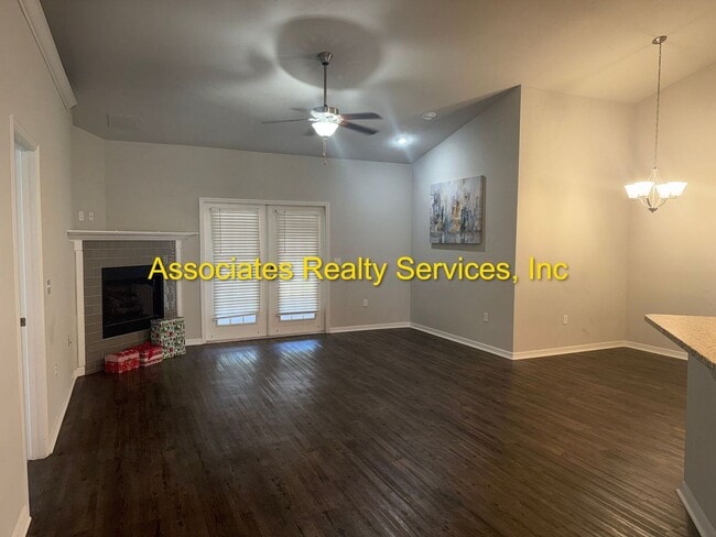 Building Photo - Spacious 4-Bedroom Home with Office in Portofino!  LOOK!