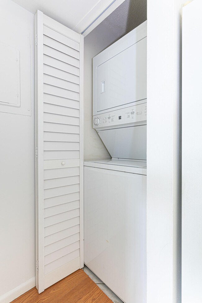 Building Photo - 603 Sea Pine Way