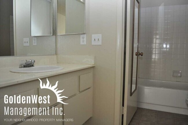 Building Photo - Great 2Bdm 2Ba Condo in Tropicana Villas