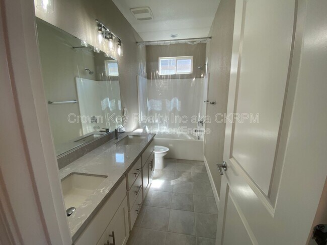 Building Photo - 17539 Beachwood Rd