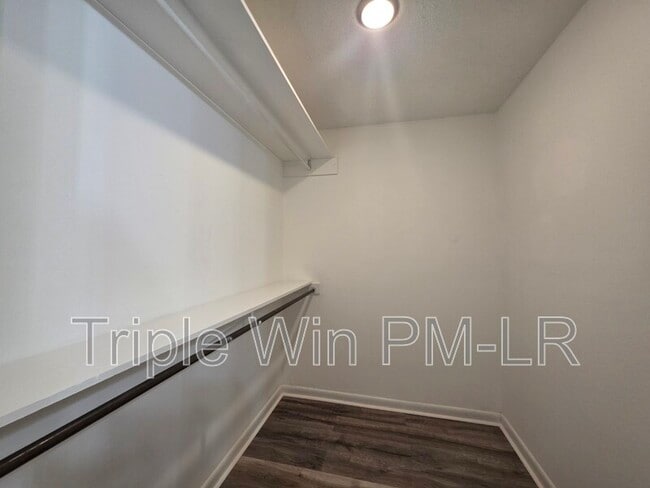 Building Photo - 608 W Martin St