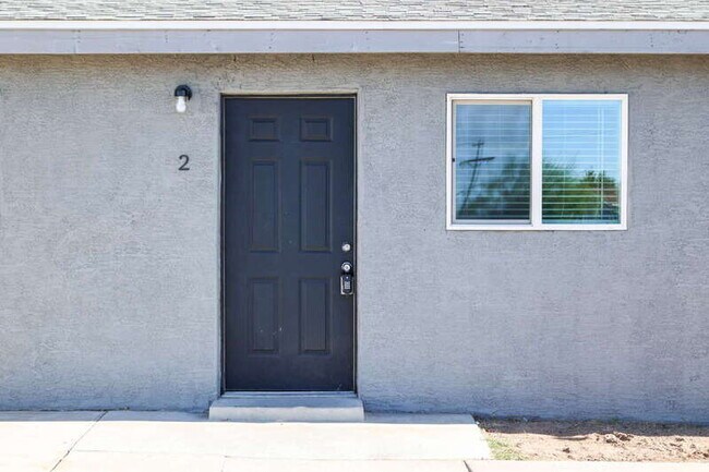 Building Photo - 561 S Meridian Rd