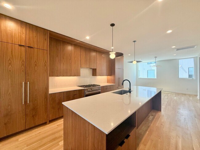 Building Photo - 1304 Chamblee Hl Ct