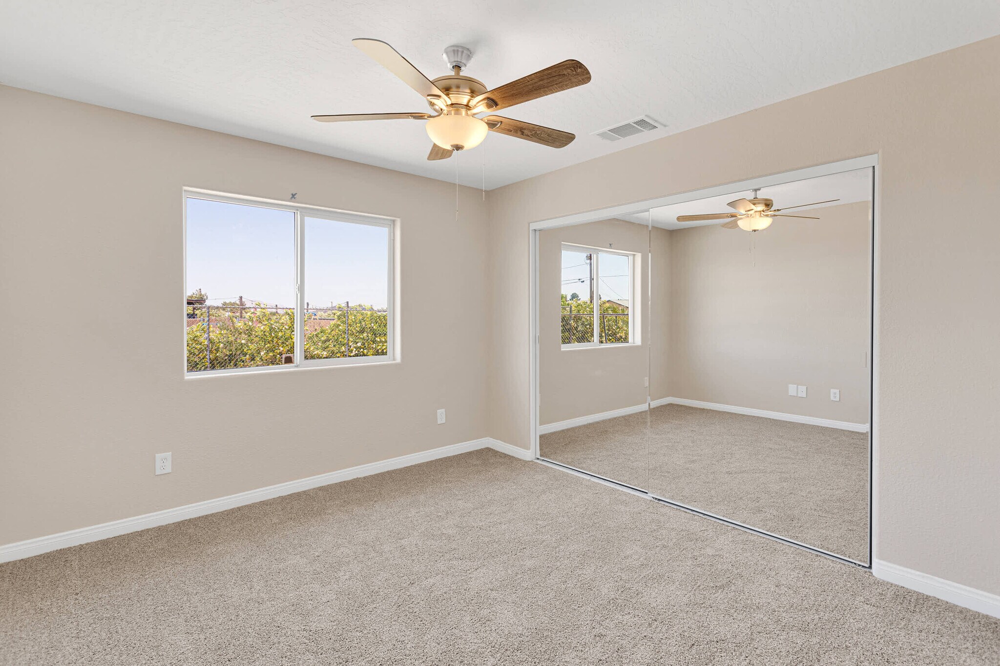 Building Photo - 11569 Arroyo Ave