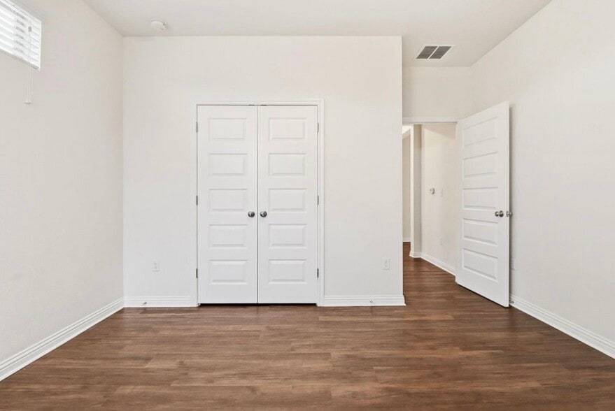 Building Photo - 5701 Gerard Dr