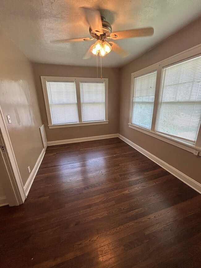 Building Photo - 5405/5407 Harrison St.