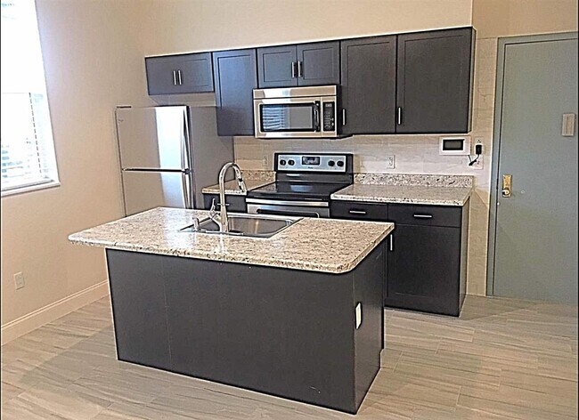 Building Photo - 1107 4th Ave