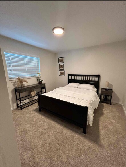 Building Photo - 1403 Stonehaven Way