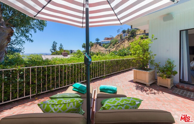 Building Photo - 1644 Marmont Ave