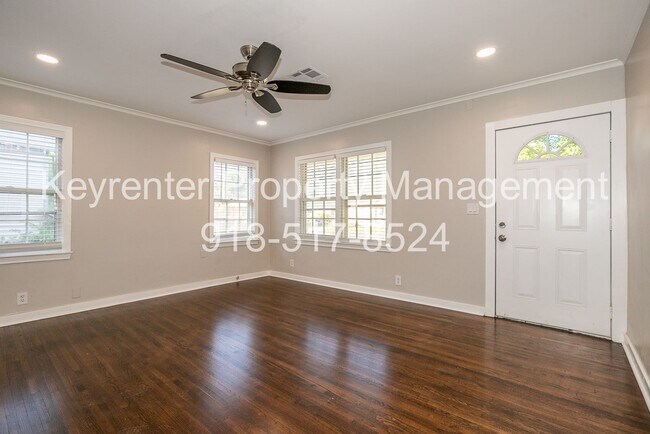 Building Photo - 1502 N Columbia Ave