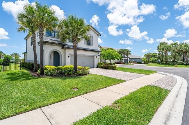 Building Photo - 4470 Gramercy Dr